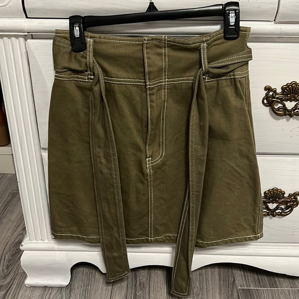 Forever 21 Contemporary Cargo Skirt